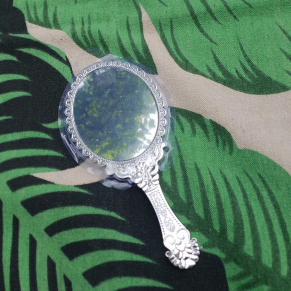 Hand Held Vanity Mirror - Picture 3 of 5